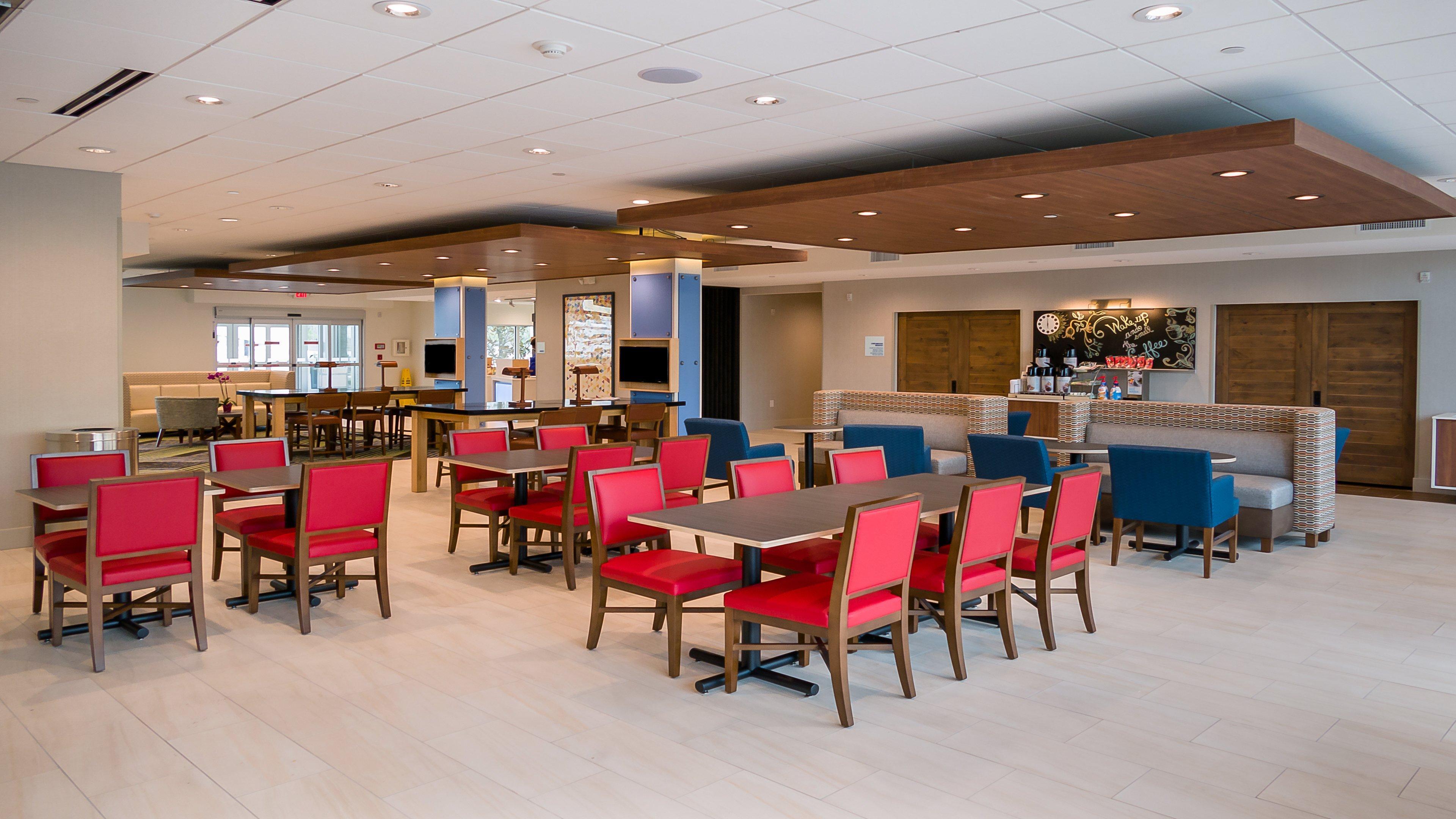 Holiday Inn Express & Suites - Tampa East - Ybor City By Ihg Екстер'єр фото