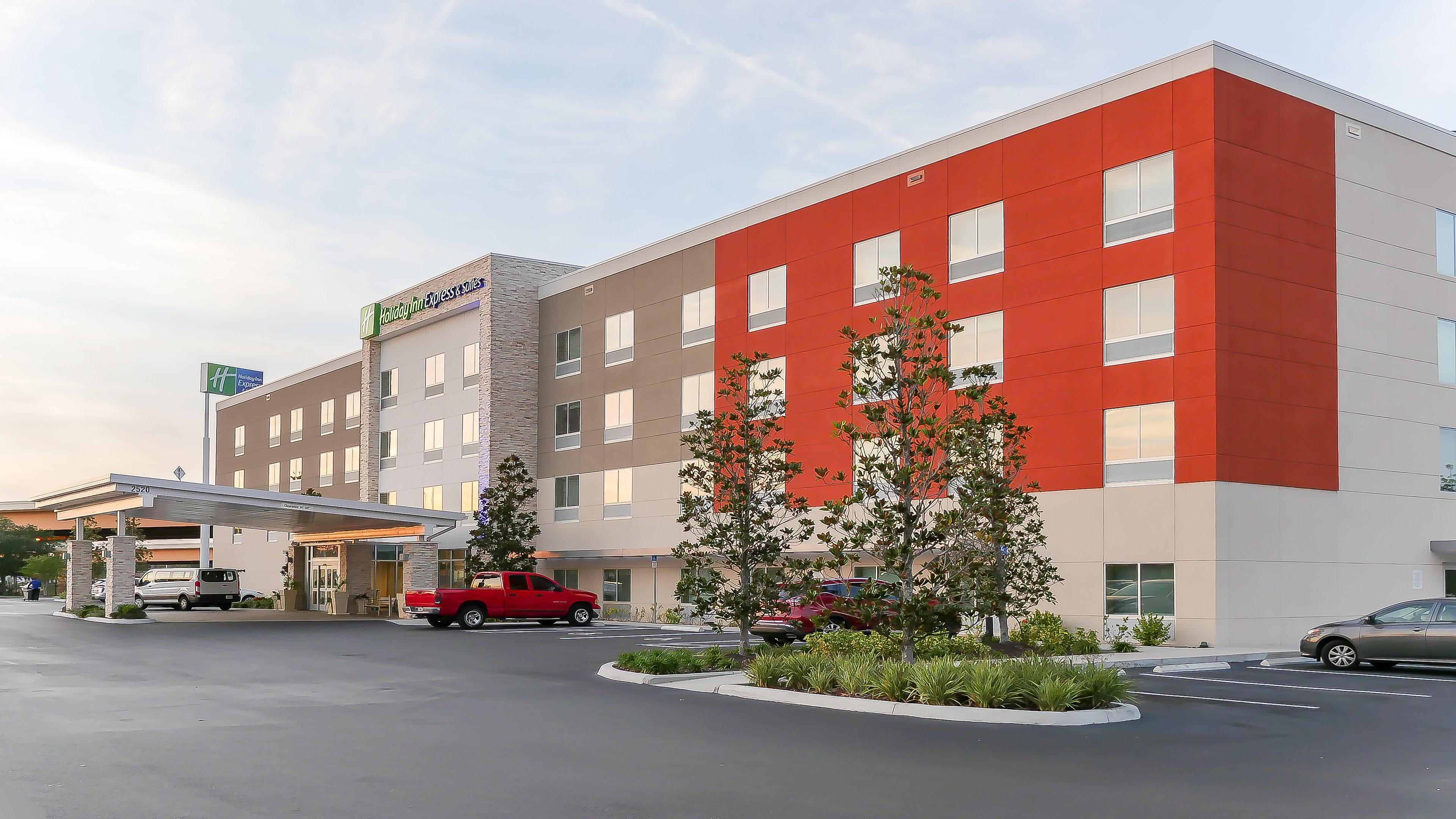 Holiday Inn Express & Suites - Tampa East - Ybor City By Ihg Екстер'єр фото